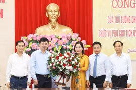 Trao quyết định của Thủ tướng phê chuẩn Phó Chủ tịch tỉnh Quảng Ninh