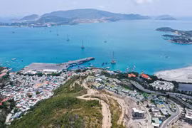 Biệt thự, cao ốc trên núi và những mối họa lơ lửng trên đầu người dân Nha Trang