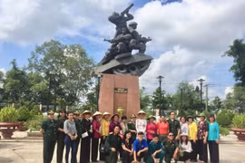 Về Ấp Bắc tri ân các thương binh liệt sĩ