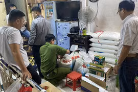 TP.HCM: Phát hiện hàng trăm kg bột ngọt Trung Quốc giả dạng Ajinomoto