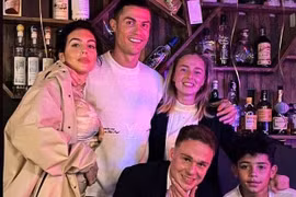Siêu sao Ronaldo để lại ấn tượng cho NHM