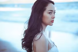  Minh Hằng khoe quà sinh nhật sớm của bạn trai