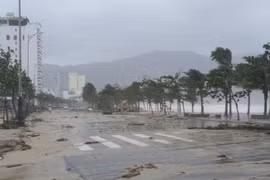 Bão số 10 liên tục tăng cấp, gây mưa lớn các tỉnh từ Bình Định đến Khánh Hòa