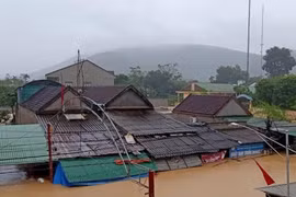 Nghệ An: Mưa lớn, hàng loạt nhà máy thủy điện xả lũ gây ngập sâu ở nhiều huyện
