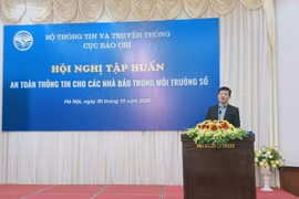 Hướng dẫn nhà báo đề cao cảnh giác, chủ động phòng ngừa trong môi trường số