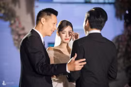Cô dâu Tường San bật khóc khi nghe cha dặn dò