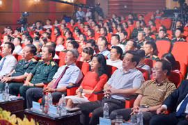 Chương trình Giao lưu - Chính luận Tự hào Việt Nam: Tôn vinh các lực lượng tham gia chống dịch Covid -19