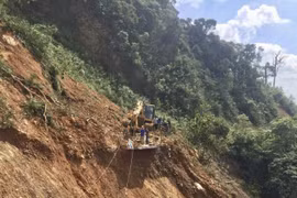 Sạt lở đường Hồ Chí Minh nhánh Tây: Khuyến cáo các "mạnh thường quân" hỗ trợ vào khung giờ nhất định