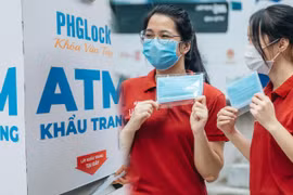 Hà Nội: Cây "ATM Khẩu trang" miễn phí đầu tiên chính thức xuất hiện