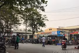 Hà Nội: Vỉa hè, lòng đường được “tận thu” đến bao giờ?