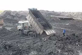 Nguy cơ nhiễm phóng xạ thủy ngân độc hại từ tro xỉ điện than