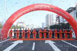 Chính thức thông xe cầu cạn Mai Dịch - Nam Thăng Long