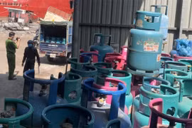 Đột xuất kiểm tra cảng Lê Quốc, phát hiện xưởng sang chiết nạp gas trái phép quy mô lớn