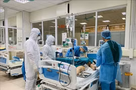 Chi phí điều trị cho phi công người Anh đã hơn 3 tỉ đồng