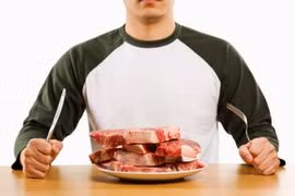 Nam thanh niên 25 tuổi bị sốc phản vệ sau khi ăn nhiều loại thịt
