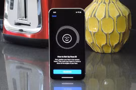 Face ID trên iPhone đã hơn “2 tuổi” mà vẫn chưa có chiếc điện thoại Android nào theo kịp