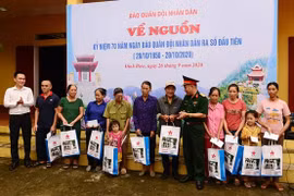 Báo Quân đội nhân dân tổ chức về nguồn kỷ niệm 70 năm Ngày truyền thống