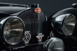 Chiếc Bugatti cổ cất giấu hơn 5 thập kỷ được bán đấu giá hơn 200 tỷ đồng