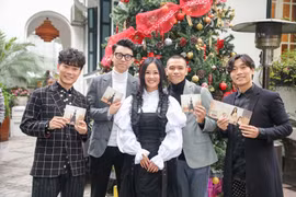Hồng Nhung ra mắt album mới, bạn trai ngoại quốc âm thầm đến ủng hộ
