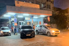 Cây xăng ở Hà Nội bị phạt 30 triệu đồng vì găm hàng trục lợi