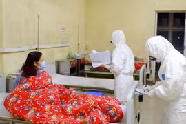 Hai bệnh nhân nhiễm virus SARS-CoV-2 nặng đã có kết quả xét nghiệm âm tính 2 lần