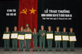 Thừa Thiên Huế: 3 cán bộ Quân đội được Chủ tịch nước Trao tặng Huân chương