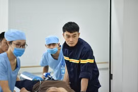 'Lửa ấm' - Phim truyền hình đầu tiên về lực lượng cứu hỏa với dàn diễn viên cực hot