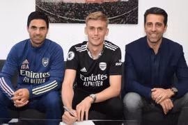 HLV Mikel Arteta nhận xét gì về tân binh Alex Runarsson