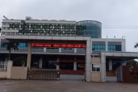 Thêm ba du khách người nước ngoài dương tính với SARS-CoV-2 nâng tổng số ca lên 57