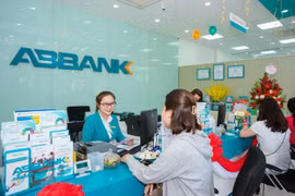 Phí dịch vụ của ngân hàng sẽ tiếp tục giảm
