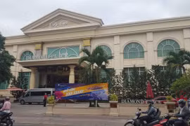 Giữa "tâm bão" dịch Covid-19, Dimond Place vẫn "đòi xén cọc" mới cho khách hàng hoãn tiệc