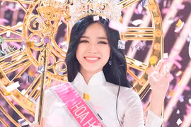 Instagram của tân Hoa hậu Đỗ Thị Hà bị tấn công vì... chỉ follow 3/4 thành viên BlackPink