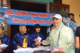 200 suất quà đến với bà con vùng lũ Quảng Trị và Thừa Thiên Huế