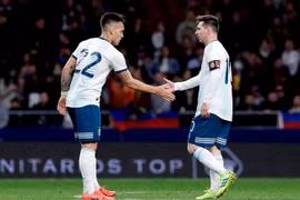 Tiền đạo Lautaro Martinez của Inter Milan khen ngợi đàn anh Messi hết lời