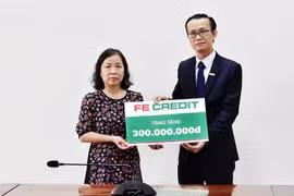 Trao 300 triệu đồng cho phóng viên hy sinh khi đi ứng cứu Rào Trăng 3