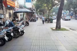 Hà Nội: Khẩn trương tìm tài xế chở bệnh nhân COVID-19 trên phố Bà Triệu