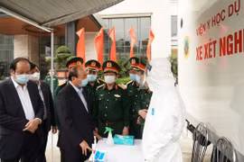 Thủ tướng: Quân đội “vì nhân dân quên mình”, đứng mũi chịu sào phòng, chống dịch COVID-19