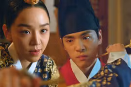 Shin Hae Sun - 'Mr. Queen' từng là tình địch của Nhã Phương