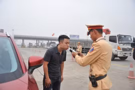 CSGT chỉ lập chốt để xử lý vi phạm nồng độ cồn, ma túy sau khi lắp camera các tuyến quốc lộ