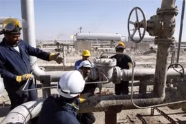 Giá xăng dầu hôm nay 14/7: Chờ đợi cuộc họp từ OPEC+, dầu quay đầu giảm giá