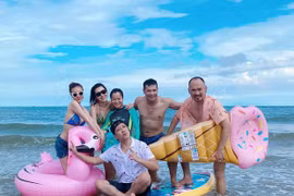 Người hâm mộ lại được dịp xôn xao chuyện Thúy Ngân - Trương Thế Vinh... tình trong như đã?