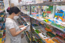 Không có khái niệm sách bổ trợ, cấm ép buộc, khuyến khích mua sách tham khảo