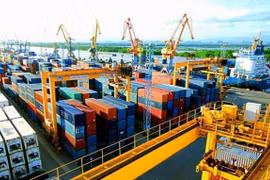 Xuất siêu tăng kỷ lục, cán mốc 13,5 tỉ USD trong 8 tháng