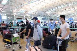 Xem xét rút ngắn thời gian cách ly còn 5 ngày cho người nhập cảnh