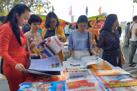 Hội báo Xuân Canh tý TP. Đà Nẵng: "Mừng Đảng, mừng xuân, mừng thành phố đổi mới".