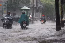 Hà Nội chuẩn bị sẵn sàng các 'kịch bản' ứng phó với bão số 4