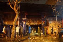 Hà Tĩnh: Kho sơn cháy nổ trong đêm, thiêu rụi toàn bộ hàng hóa