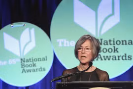 Nhà thơ Louise Gluck đoạt giải Nobel Văn học