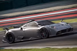 Siêu xe Pagani Huayra R sẽ ra mắt vào tháng 11 tới đây