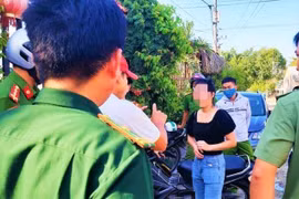 Truy nã nữ đối tượng đưa 21 người Trung Quốc xuất nhập cảnh trái phép vào Việt Nam